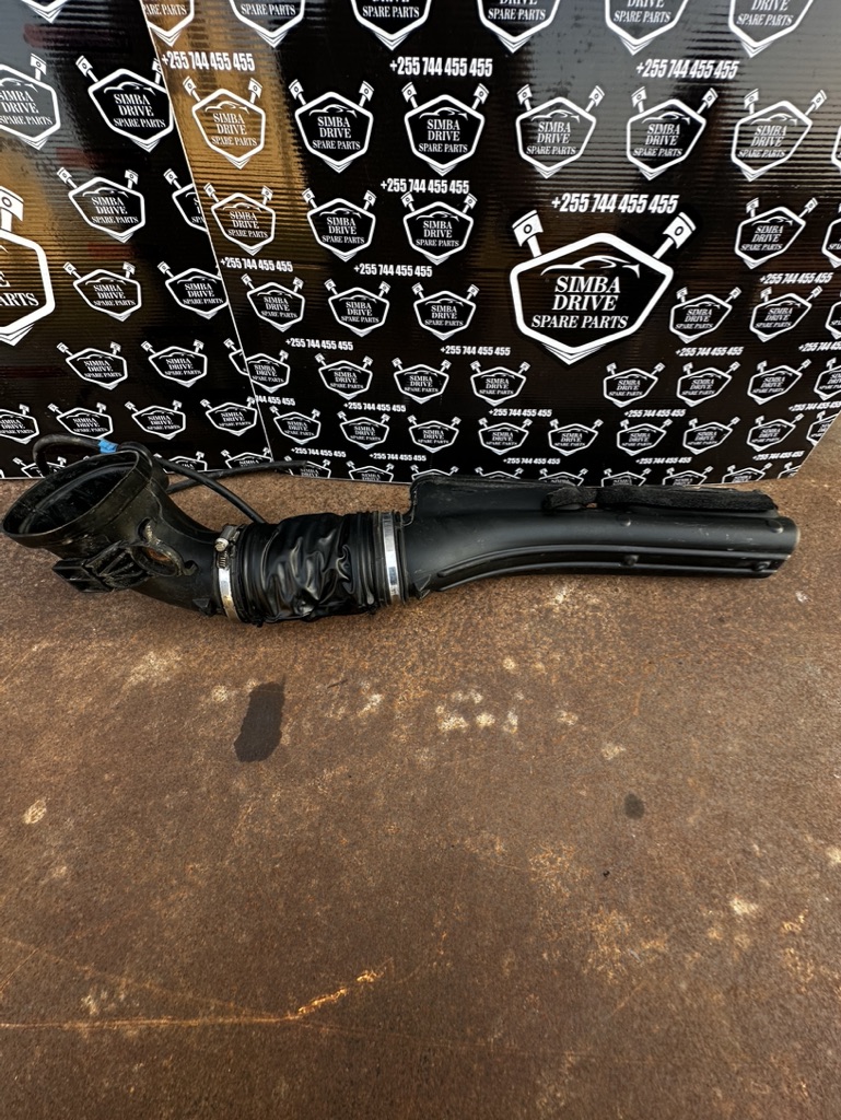 RANGE ROVER VOGUE L405, SPORT L494 2013-2021 Right Side Air Intake Duct Pipe - Image 2