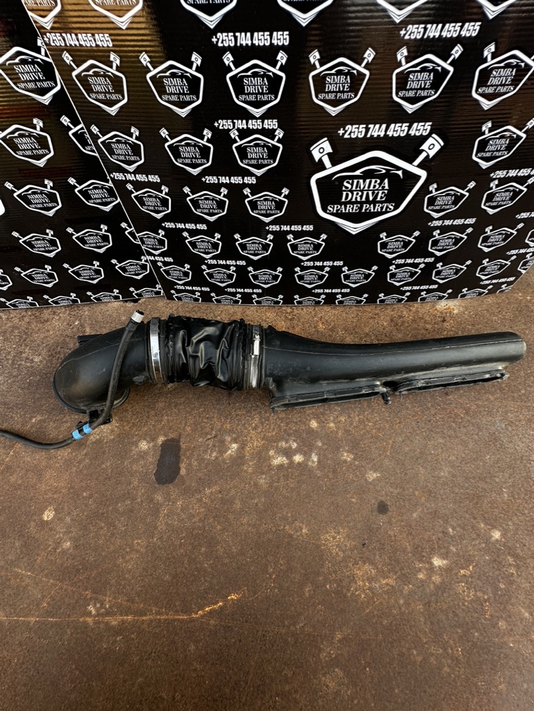 RANGE ROVER VOGUE L405, SPORT L494 2013-2021 Right Side Air Intake Duct Pipe - Image 4