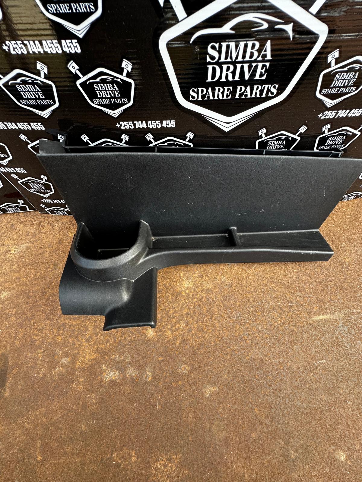 LAND ROVER DISCOVERY 5 L462 2017 Rear Right Quoter Trim - Image 2