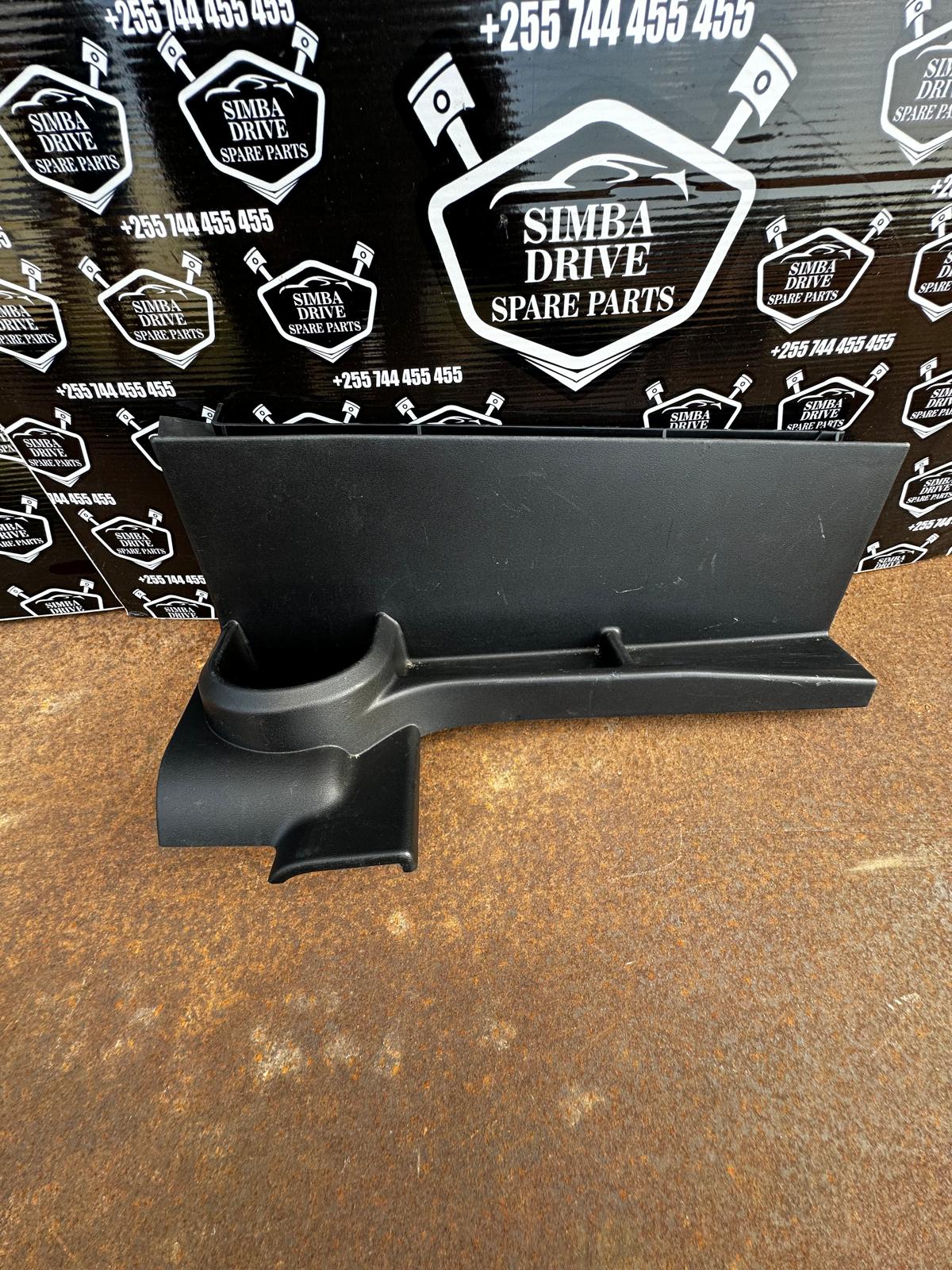 LAND ROVER DISCOVERY 5 L462 2017 Rear Right Quoter Trim