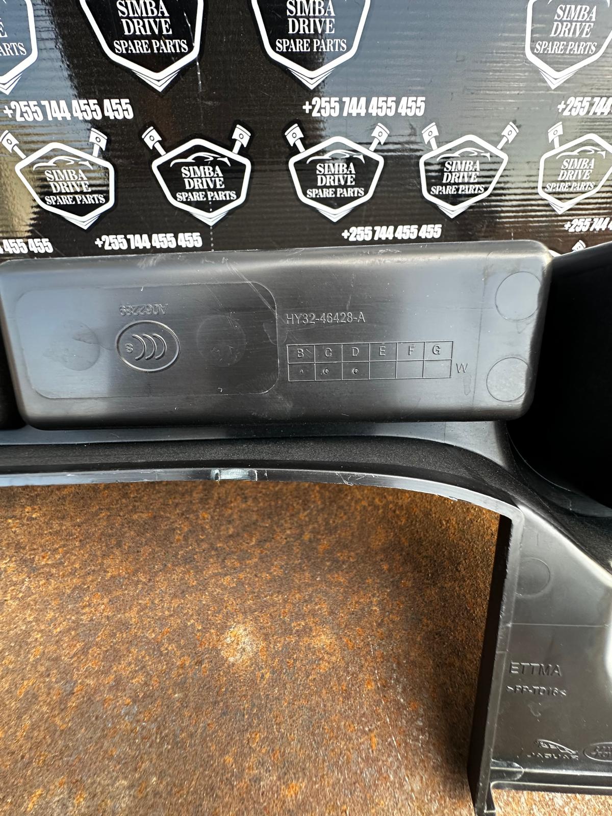 LAND ROVER DISCOVERY 5 L462 2017 Rear Right Quoter Trim - Image 7